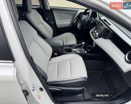 Білий Тойота РАВ 4, об'ємом двигуна 2.49 л та пробігом 96 тис. км за 22300 $, фото 26 на Automoto.ua