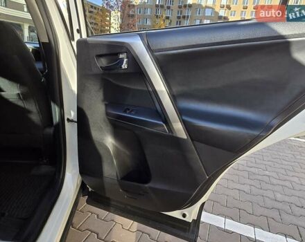 Тойота РАВ 4 2017 в Киеве на Automoto.ua Белый Тойота РАВ 4, объемом двигателя 2.49 л и пробегом 95 тыс. км за 21500 $, фото 30 на Automoto.ua