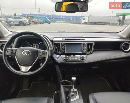 Тойота РАВ 4 2017 в Стрые на Automoto.ua Белый Тойота РАВ 4, объемом двигателя 2.49 л и пробегом 143 тыс. км за 23500 $, фото 17 на Automoto.ua