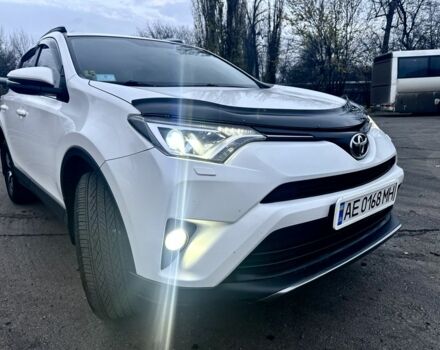 Белый Тойота РАВ 4, объемом двигателя 2 л и пробегом 180 тыс. км за 15200 $, фото 2 на Automoto.ua