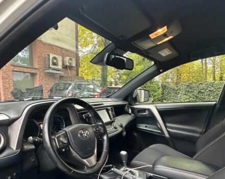 Тойота РАВ 4 2017 в Киеве на Automoto.ua Белый Тойота РАВ 4, объемом двигателя 2 л и пробегом 116 тыс. км за 8000 $, фото 9 на Automoto.ua