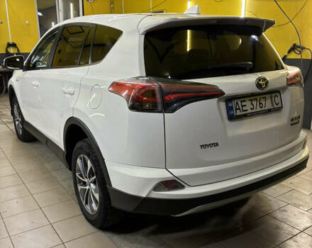 Тойота РАВ 4 2017 в Кривом Роге на Automoto.ua Белый Тойота РАВ 4, объемом двигателя 2.49 л и пробегом 160 тыс. км за 23000 $, фото 6 на Automoto.ua