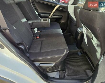 Тойота РАВ 4 2017 в Киеве на Automoto.ua Белый Тойота РАВ 4, объемом двигателя 2.49 л и пробегом 95 тыс. км за 21500 $, фото 31 на Automoto.ua