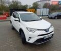 Тойота РАВ 4 2017 в Стрые на Automoto.ua Белый Тойота РАВ 4, объемом двигателя 2.49 л и пробегом 143 тыс. км за 23500 $, фото 9 на Automoto.ua