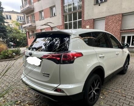 Тойота РАВ 4 2017 в Киеве на Automoto.ua Белый Тойота РАВ 4, объемом двигателя 2 л и пробегом 116 тыс. км за 8000 $, фото 4 на Automoto.ua