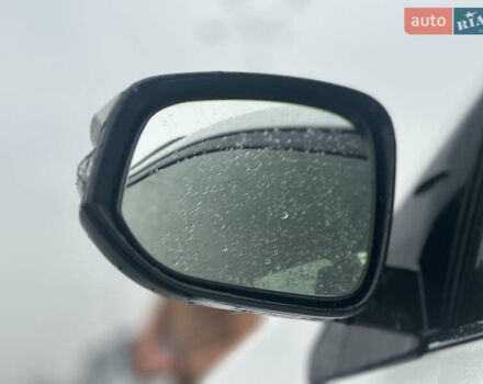 Тойота РАВ 4 2017 в Львове на Automoto.ua Белый Тойота РАВ 4, объемом двигателя 2.49 л и пробегом 187 тыс. км за 22990 $, фото 16 на Automoto.ua