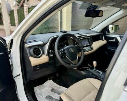 Белый Тойота РАВ 4, объемом двигателя 2.5 л и пробегом 80 тыс. км за 16000 $, фото 5 на Automoto.ua