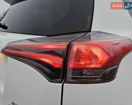 Білий Тойота РАВ 4, об'ємом двигуна 2.5 л та пробігом 126 тис. км за 15799 $, фото 7 на Automoto.ua