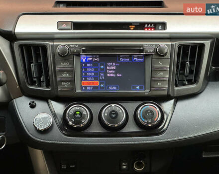 Белый Тойота РАВ 4, объемом двигателя 2.5 л и пробегом 183 тыс. км за 15490 $, фото 46 на Automoto.ua