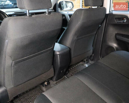 Білий Тойота РАВ 4, об'ємом двигуна 2.49 л та пробігом 72 тис. км за 24000 $, фото 28 на Automoto.ua