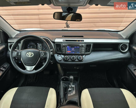 Белый Тойота РАВ 4, объемом двигателя 2.5 л и пробегом 183 тыс. км за 15490 $, фото 44 на Automoto.ua