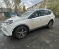 Белый Тойота РАВ 4, объемом двигателя 2 л и пробегом 189 тыс. км за 18000 $, фото 1 на Automoto.ua