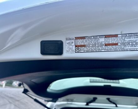 Белый Тойота РАВ 4, объемом двигателя 2 л и пробегом 180 тыс. км за 15200 $, фото 7 на Automoto.ua