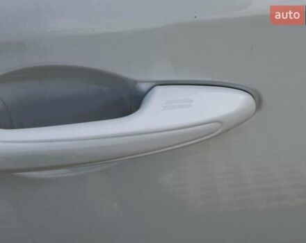 Тойота РАВ 4 2017 в Виннице на Automoto.ua Белый Тойота РАВ 4, объемом двигателя 2.49 л и пробегом 198 тыс. км за 22987 $, фото 22 на Automoto.ua