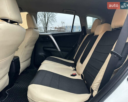 Белый Тойота РАВ 4, объемом двигателя 2.5 л и пробегом 183 тыс. км за 15490 $, фото 31 на Automoto.ua