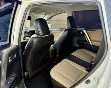 Белый Тойота РАВ 4, объемом двигателя 2.5 л и пробегом 80 тыс. км за 16000 $, фото 8 на Automoto.ua