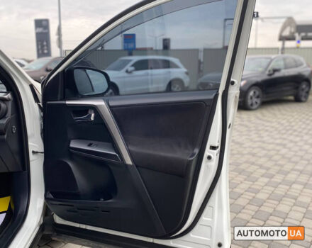 Білий Тойота РАВ 4, об'ємом двигуна 2.2 л та пробігом 288 тис. км за 22900 $, фото 26 на Automoto.ua