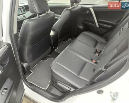 Тойота РАВ 4 2017 в Стрые на Automoto.ua Белый Тойота РАВ 4, объемом двигателя 2.49 л и пробегом 143 тыс. км за 23500 $, фото 20 на Automoto.ua