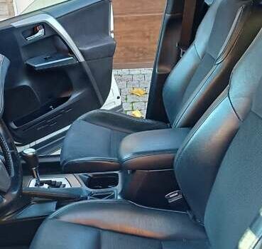 Тойота РАВ 4 2017 в Одессе на Automoto.ua Белый Тойота РАВ 4, объемом двигателя 2.23 л и пробегом 188 тыс. км за 21000 $, фото 4 на Automoto.ua