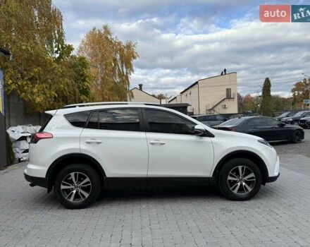 Білий Тойота РАВ 4, об'ємом двигуна 2.23 л та пробігом 192 тис. км за 20500 $, фото 9 на Automoto.ua