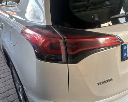 Білий Тойота РАВ 4, об'ємом двигуна 2.49 л та пробігом 146 тис. км за 24000 $, фото 3 на Automoto.ua