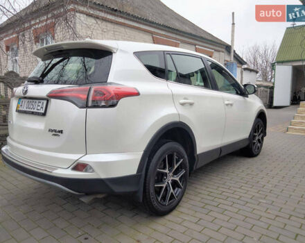 Белый Тойота РАВ 4, объемом двигателя 2.23 л и пробегом 63 тыс. км за 25200 $, фото 9 на Automoto.ua