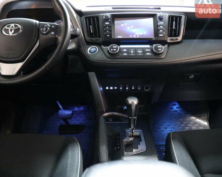 Білий Тойота РАВ 4, об'ємом двигуна 2.49 л та пробігом 72 тис. км за 24000 $, фото 15 на Automoto.ua