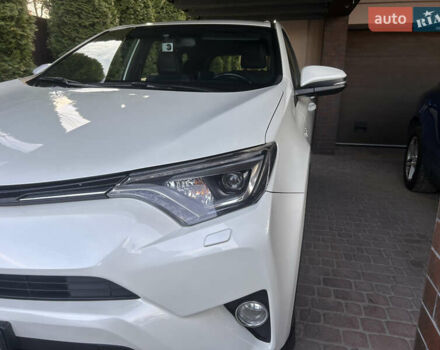 Білий Тойота РАВ 4, об'ємом двигуна 2.49 л та пробігом 146 тис. км за 24000 $, фото 1 на Automoto.ua