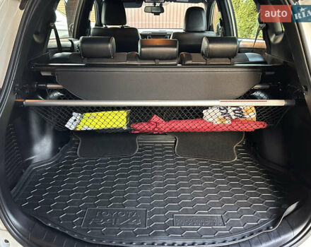 Білий Тойота РАВ 4, об'ємом двигуна 2.49 л та пробігом 146 тис. км за 24000 $, фото 21 на Automoto.ua