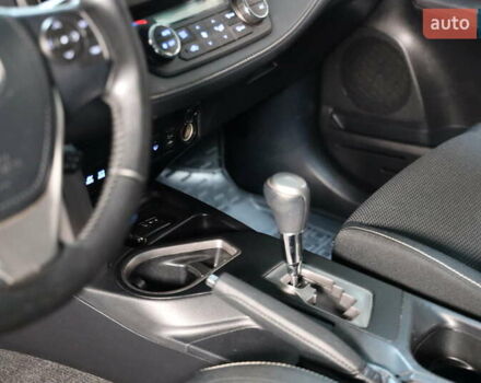 Білий Тойота РАВ 4, об'ємом двигуна 2.49 л та пробігом 72 тис. км за 24000 $, фото 23 на Automoto.ua