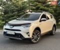 Белый Тойота РАВ 4, объемом двигателя 2.49 л и пробегом 185 тыс. км за 20500 $, фото 1 на Automoto.ua