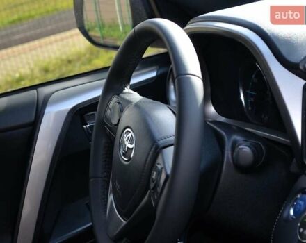 Тойота РАВ 4 2017 в Виннице на Automoto.ua Белый Тойота РАВ 4, объемом двигателя 2.49 л и пробегом 198 тыс. км за 22987 $, фото 24 на Automoto.ua