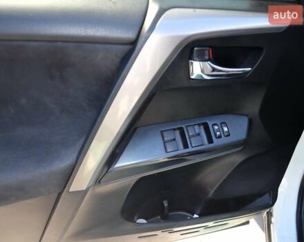 Тойота РАВ 4 2017 в Виннице на Automoto.ua Белый Тойота РАВ 4, объемом двигателя 2.49 л и пробегом 198 тыс. км за 22987 $, фото 32 на Automoto.ua
