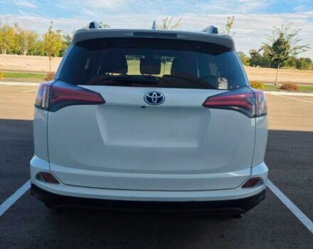 Белый Тойота РАВ 4, объемом двигателя 2.5 л и пробегом 64 тыс. км за 4500 $, фото 5 на Automoto.ua