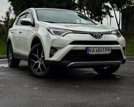 Белый Тойота РАВ 4, объемом двигателя 2.49 л и пробегом 146 тыс. км за 23997 $, фото 1 на Automoto.ua