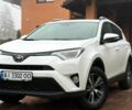 Белый Тойота РАВ 4, объемом двигателя 2.5 л и пробегом 123 тыс. км за 17950 $, фото 1 на Automoto.ua