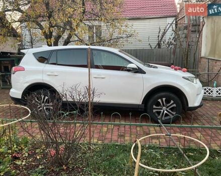 Белый Тойота РАВ 4, объемом двигателя 1.99 л и пробегом 138 тыс. км за 18500 $, фото 1 на Automoto.ua