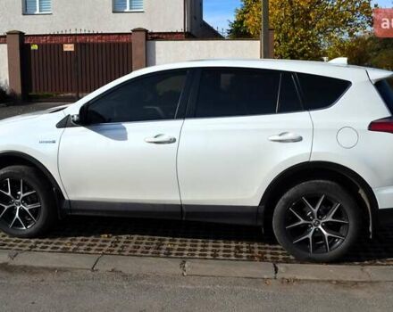 Тойота РАВ 4 2017 в Виннице на Automoto.ua Белый Тойота РАВ 4, объемом двигателя 2.49 л и пробегом 198 тыс. км за 22987 $, фото 5 на Automoto.ua