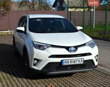 Тойота РАВ 4 2017 в Виннице на Automoto.ua Белый Тойота РАВ 4, объемом двигателя 2.49 л и пробегом 198 тыс. км за 22987 $, фото 13 на Automoto.ua