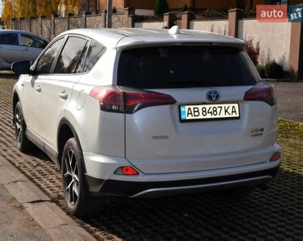 Тойота РАВ 4 2017 в Виннице на Automoto.ua Белый Тойота РАВ 4, объемом двигателя 2.49 л и пробегом 198 тыс. км за 22987 $, фото 9 на Automoto.ua