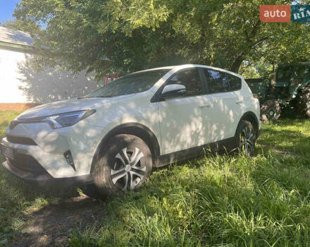 Белый Тойота РАВ 4, объемом двигателя 1.99 л и пробегом 130 тыс. км за 18500 $, фото 1 на Automoto.ua