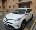 Білий Тойота РАВ 4, об'ємом двигуна 2.23 л та пробігом 220 тис. км за 19100 $, фото 1 на Automoto.ua