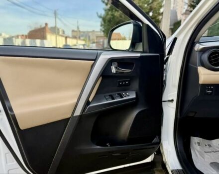 Белый Тойота РАВ 4, объемом двигателя 2.5 л и пробегом 80 тыс. км за 16000 $, фото 6 на Automoto.ua