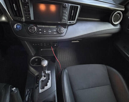 Білий Тойота РАВ 4, об'ємом двигуна 2.49 л та пробігом 146 тис. км за 24000 $, фото 12 на Automoto.ua