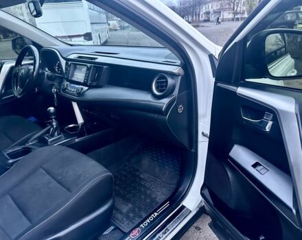 Белый Тойота РАВ 4, объемом двигателя 2 л и пробегом 180 тыс. км за 15200 $, фото 9 на Automoto.ua