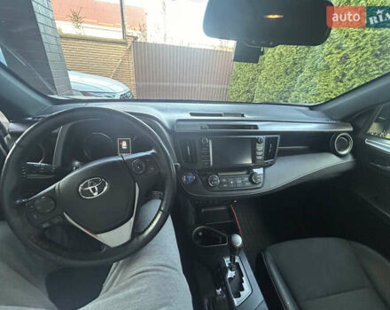 Білий Тойота РАВ 4, об'ємом двигуна 2.49 л та пробігом 146 тис. км за 24000 $, фото 9 на Automoto.ua