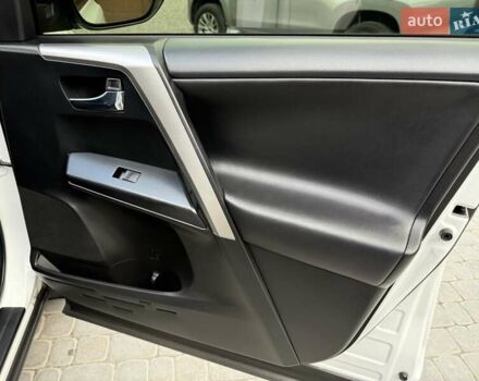 Білий Тойота РАВ 4, об'ємом двигуна 2.23 л та пробігом 192 тис. км за 20500 $, фото 56 на Automoto.ua