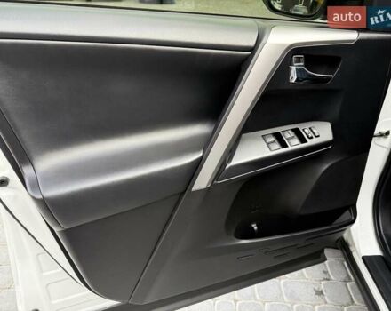 Білий Тойота РАВ 4, об'ємом двигуна 2.23 л та пробігом 192 тис. км за 20500 $, фото 43 на Automoto.ua