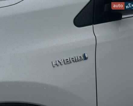 Тойота РАВ 4 2017 в Львове на Automoto.ua Белый Тойота РАВ 4, объемом двигателя 2.49 л и пробегом 187 тыс. км за 22990 $, фото 12 на Automoto.ua