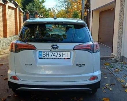 Тойота РАВ 4 2017 в Одессе на Automoto.ua Белый Тойота РАВ 4, объемом двигателя 2.23 л и пробегом 188 тыс. км за 21000 $, фото 2 на Automoto.ua